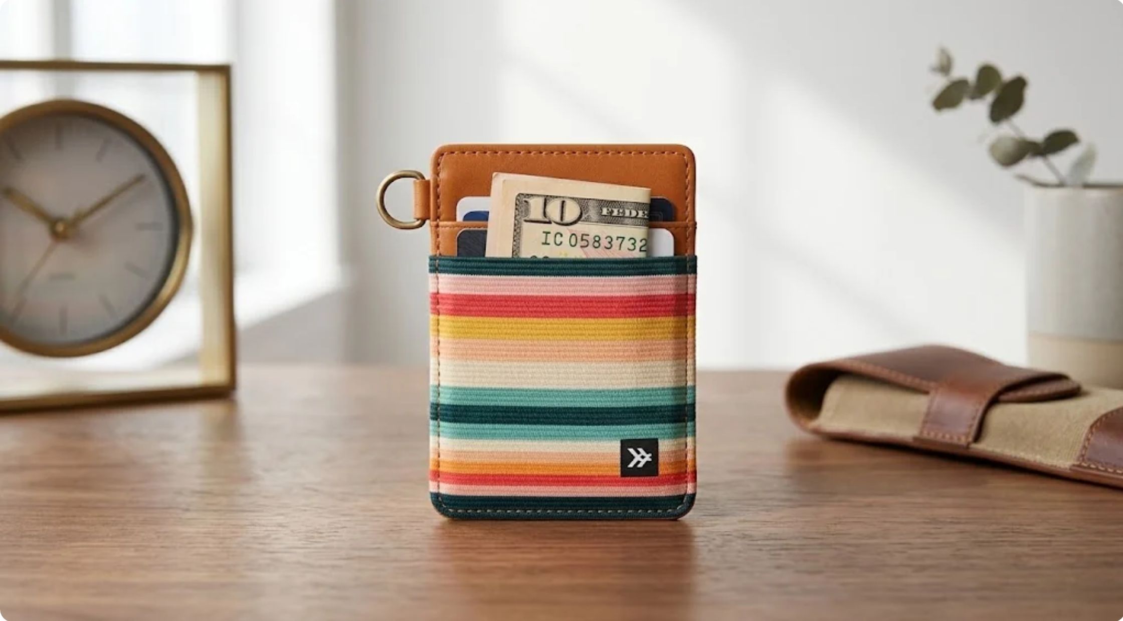 How to Keep Your Everyday Essentials Organized with a Key Chain, Threads Wallet, and Lanyard for Keys